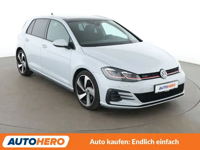 Volkswagen Golf view 8