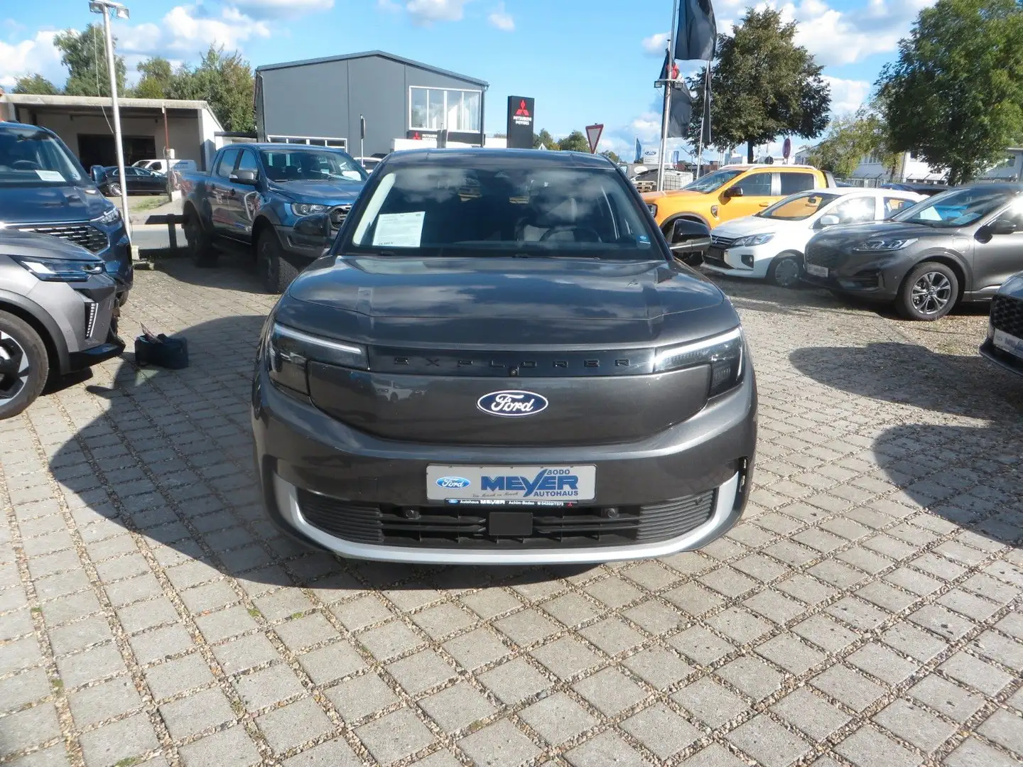 Ford Explorer AWD Gris - 2