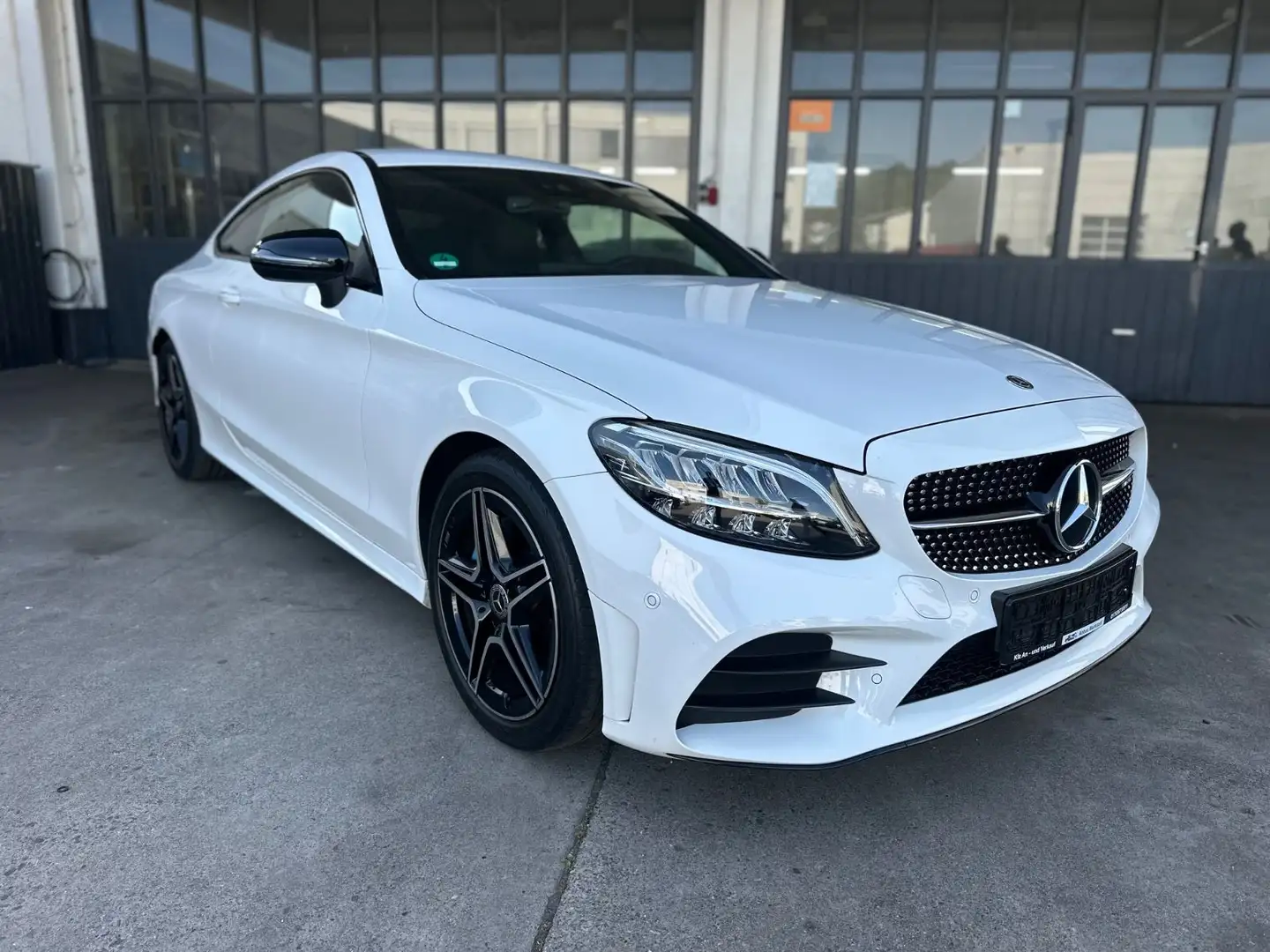 Mercedes-Benz C 200 Coupe AMG ME Klappe NIGHT LED Keyless Weiß - 2