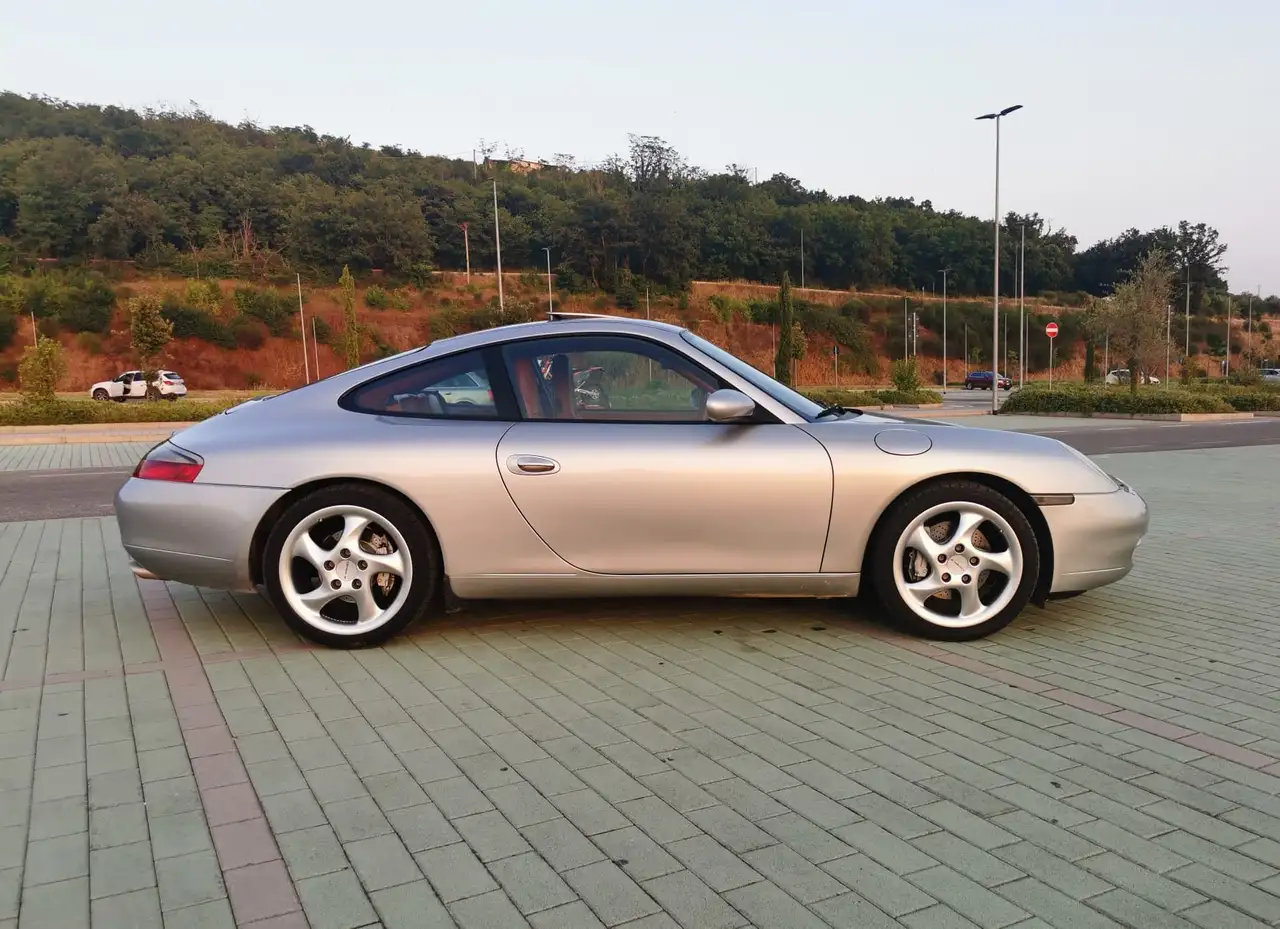 Porsche 911 996 Coupe 3.4 Carrera 4, foto 2