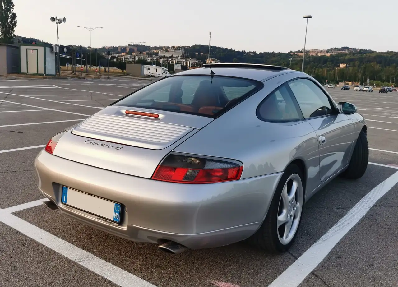 Porsche 911 996 Coupe 3.4 Carrera 4, foto 3
