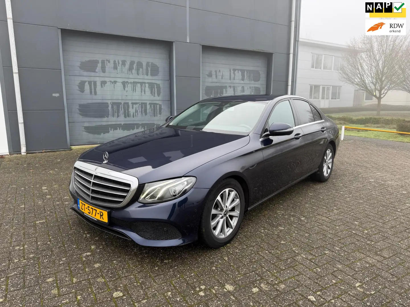 Mercedes-Benz E 200 d 2019 BTW Auto Blau - 1