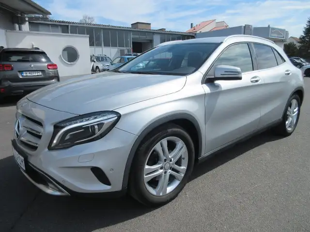 Mercedes-Benz GLA 180 **2.HAND** ~incl. GARANTIE~ TOP