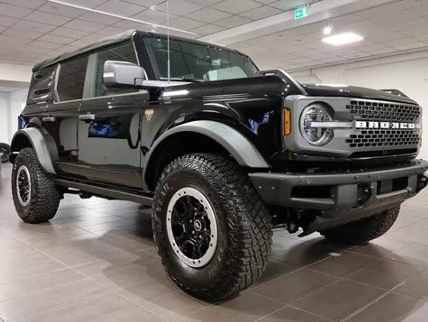 Ford Bronco mit Sasquatch Paket Schwarz - 1