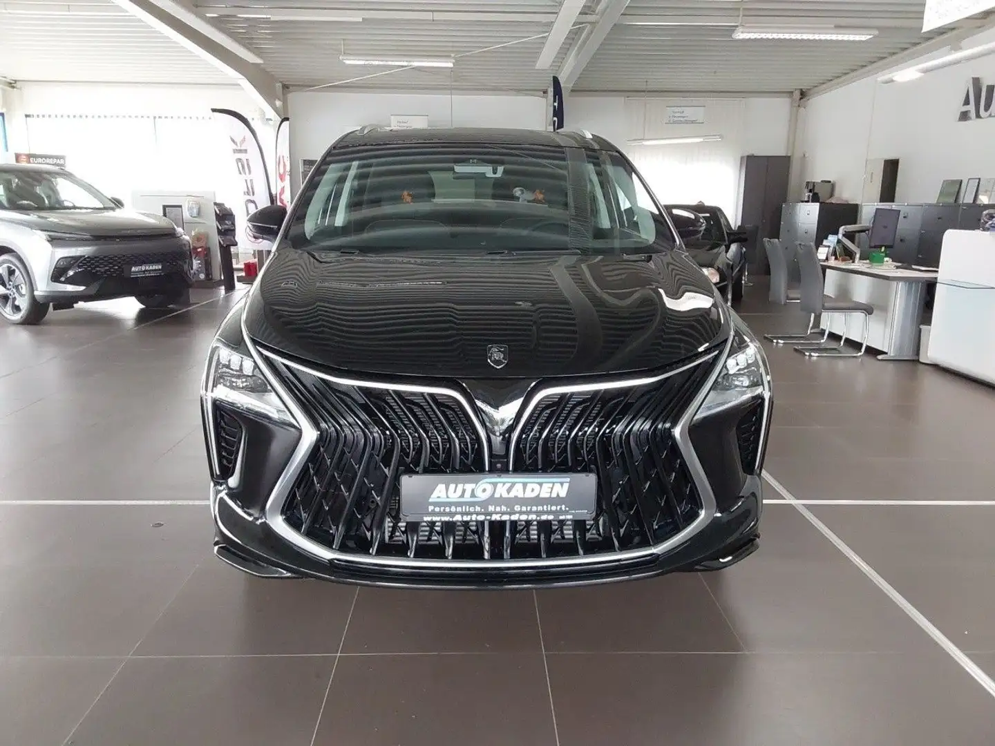 DFSK Forthing 4 7 Sitzer, Pano, SHZ Schwarz - 2