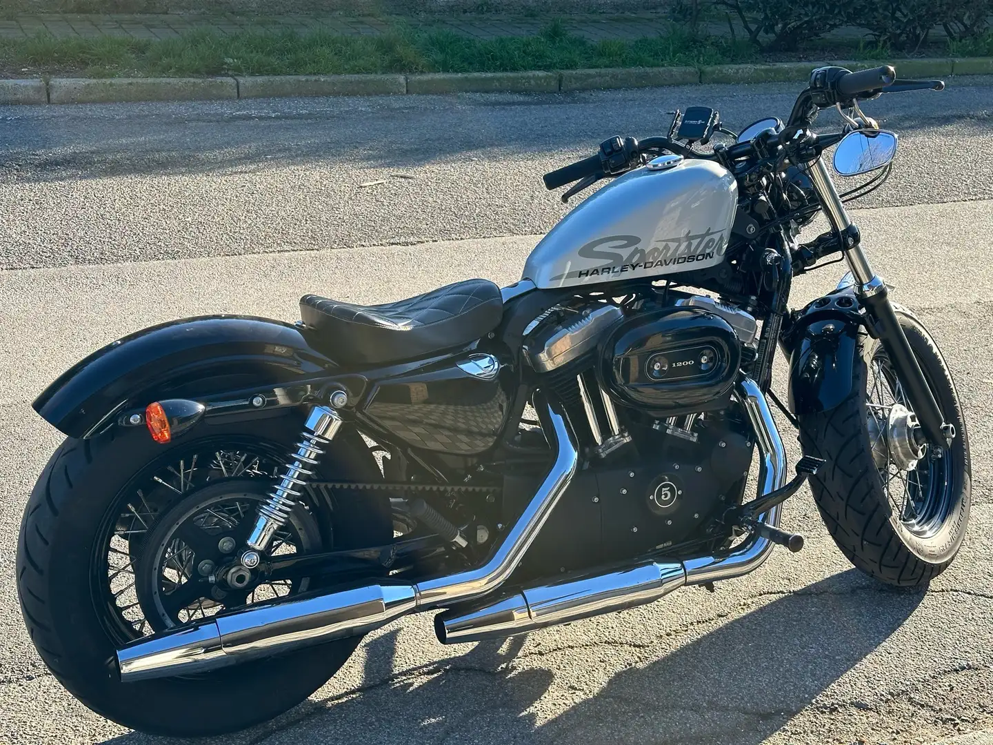 Harley-Davidson Sportster Forty Eight Gris - 1