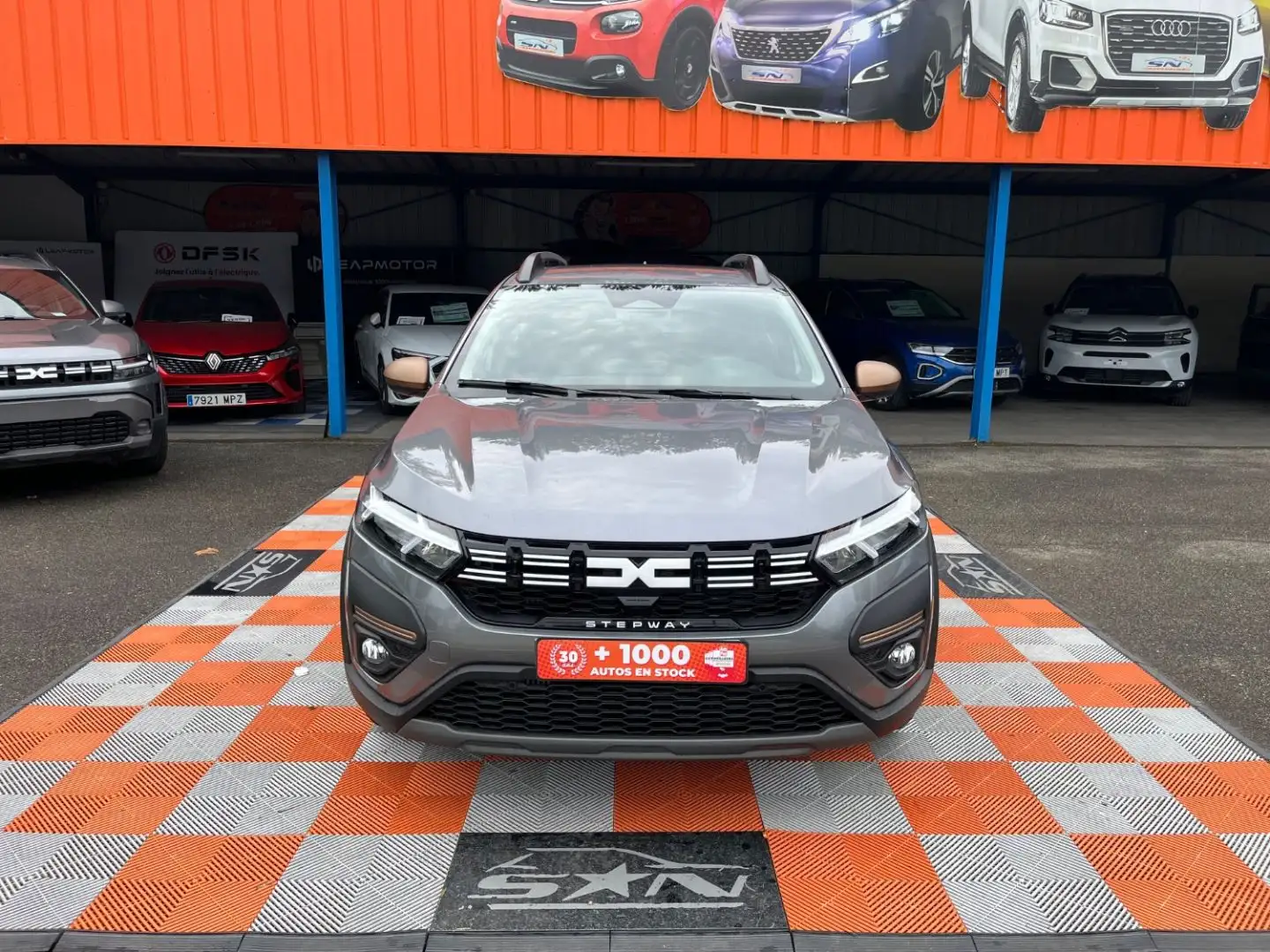 Dacia Sandero ECO-G 100 BV6 STEPWAY EXTREME + GPS Caméra JA 16\u0026amp;quot; Gris - 2