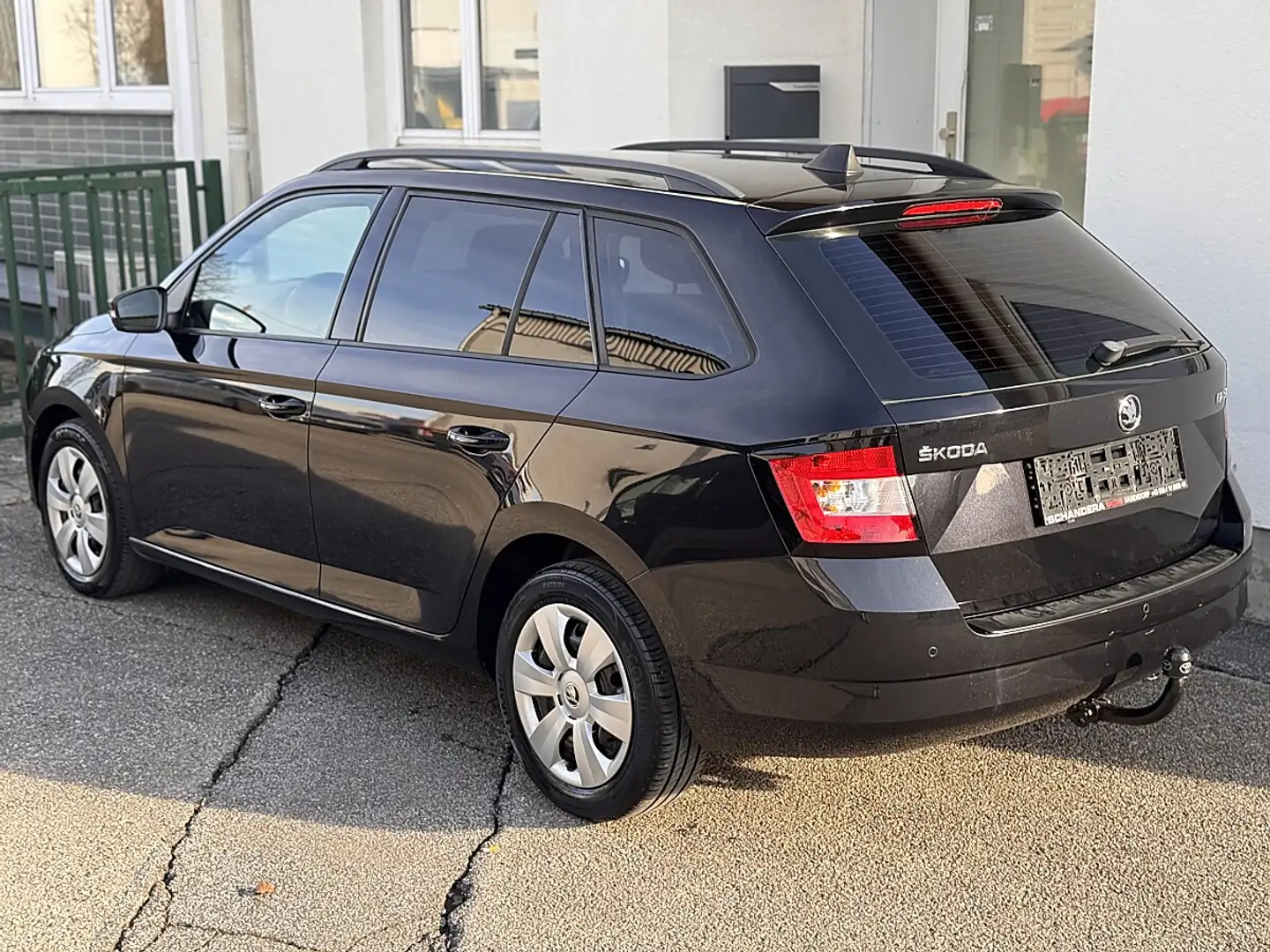 Skoda Fabia Combi *VERKAUFT* Active 1,0 | Klima | AHK | 8-f... Schwarz - 2