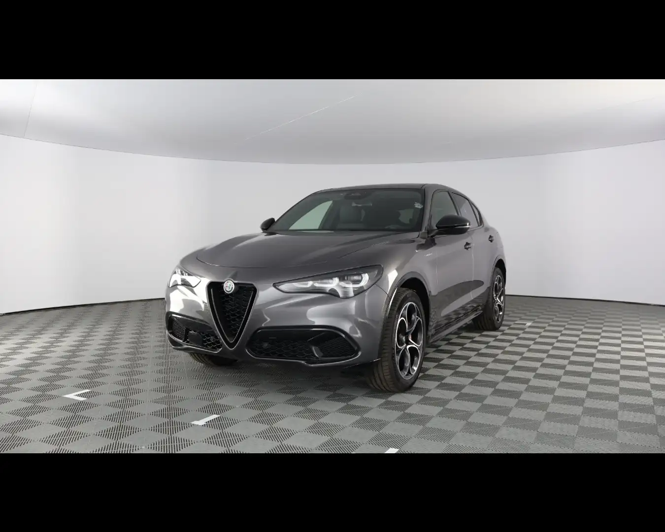 Alfa Romeo Stelvio 2.2 Turbo Veloce Šedá - 2