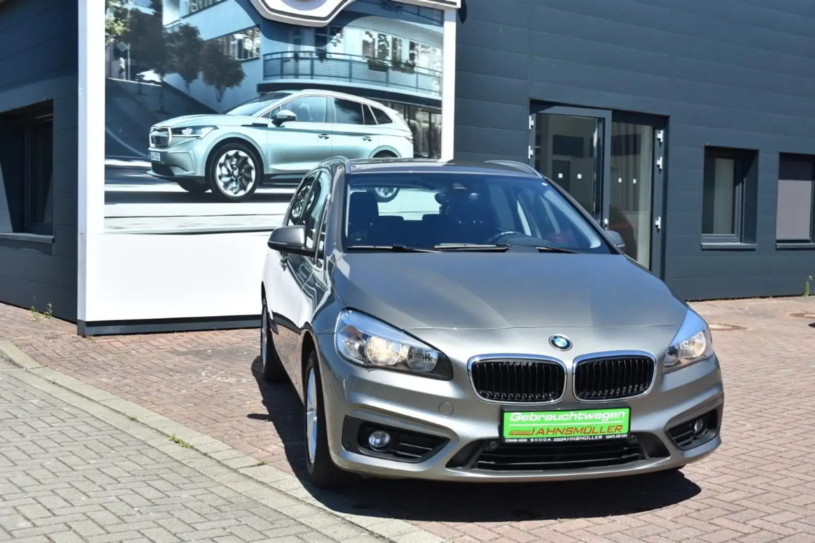 BMW 218 i ActiveTourer*NAVI*SHz*elektr.Heckklappe*AHK Argent - 2