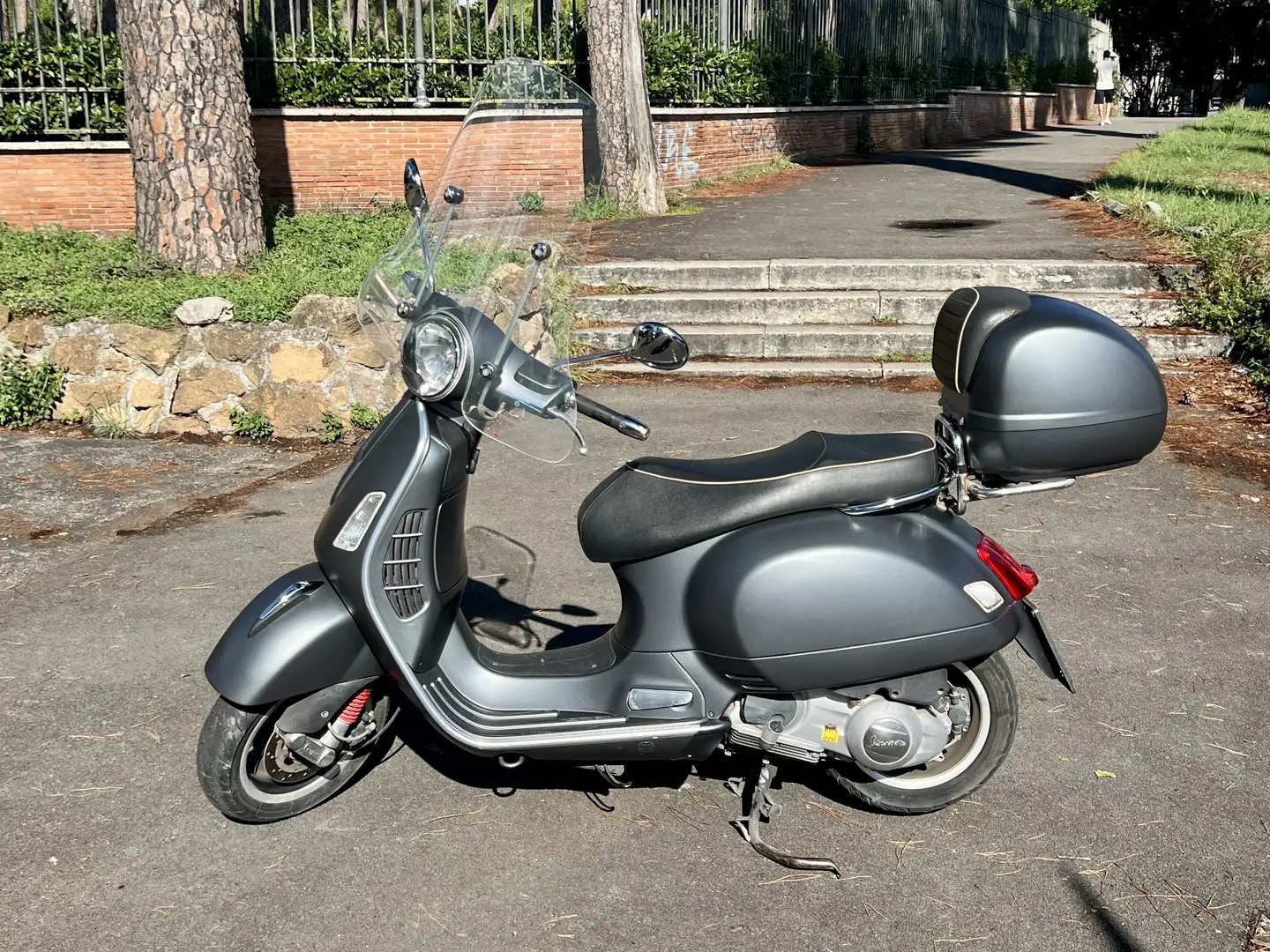 Piaggio GTS 300 - 1