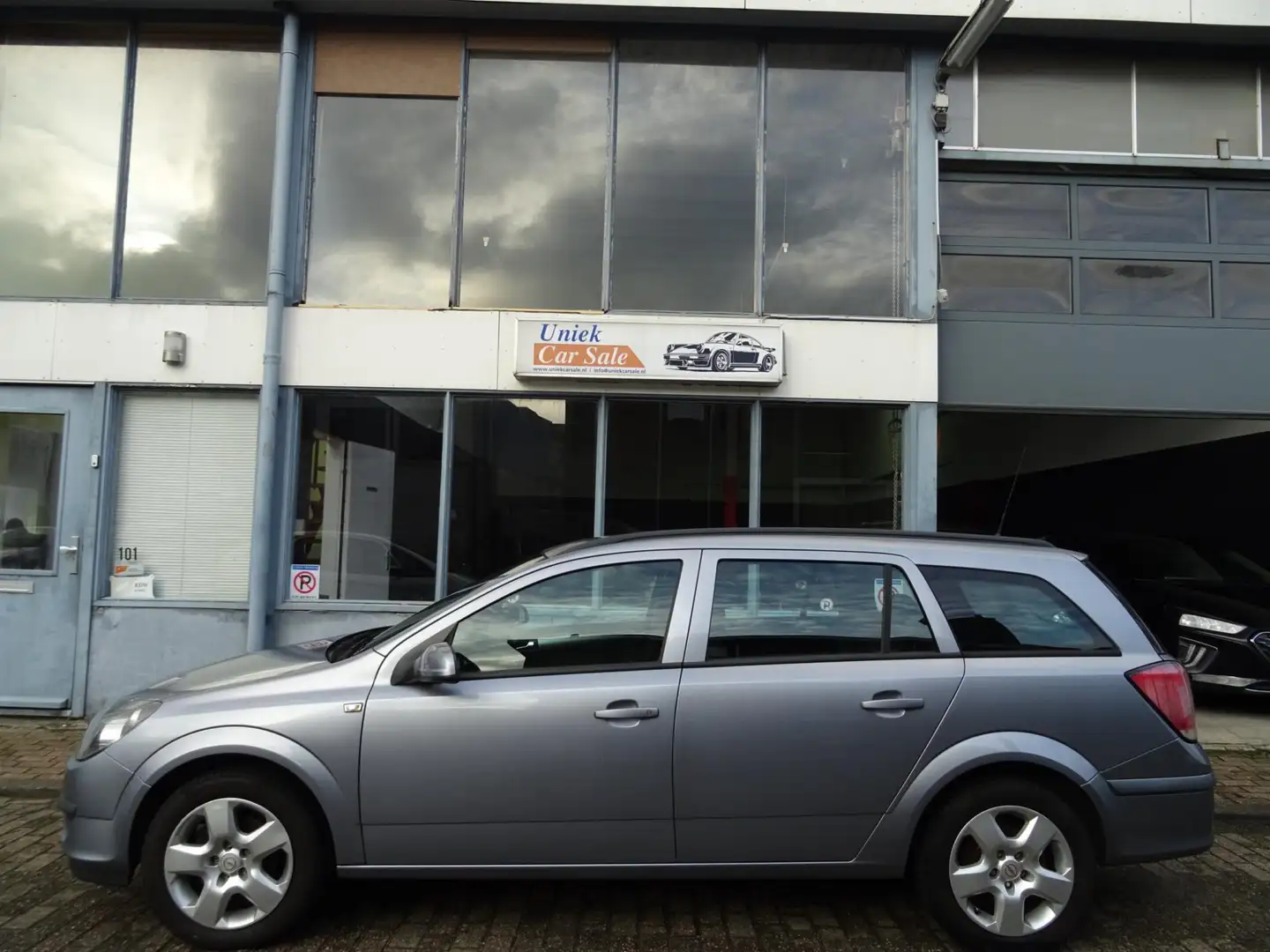 Opel Astra Wagon 1.4 Enjoy Grijs - 2