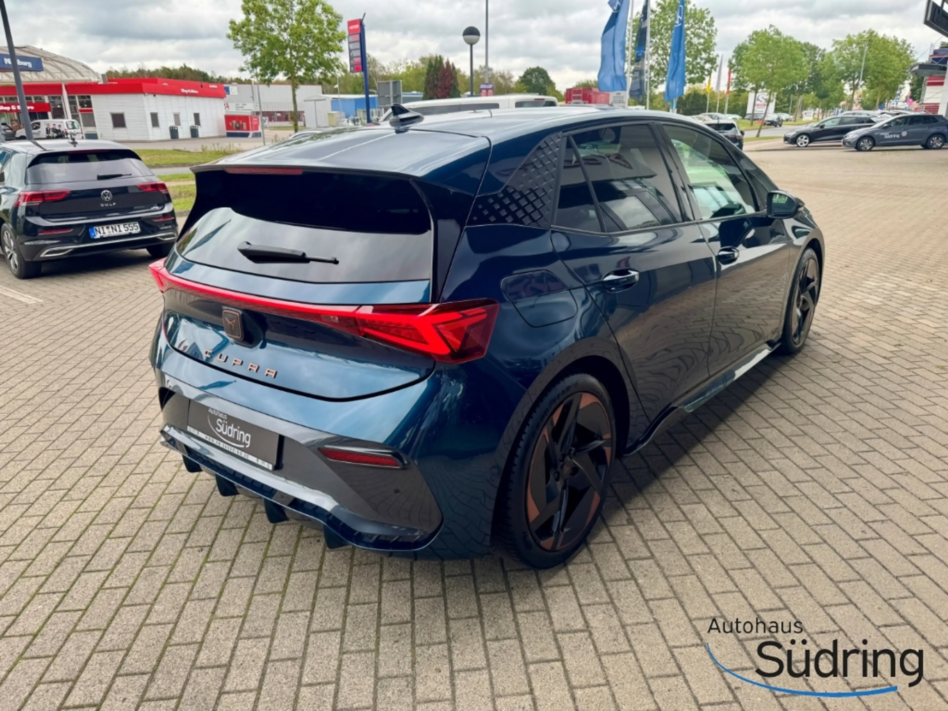 CUPRA Born 58kWh HUD Navi Wärmepumpe beats TopView — photo 3
