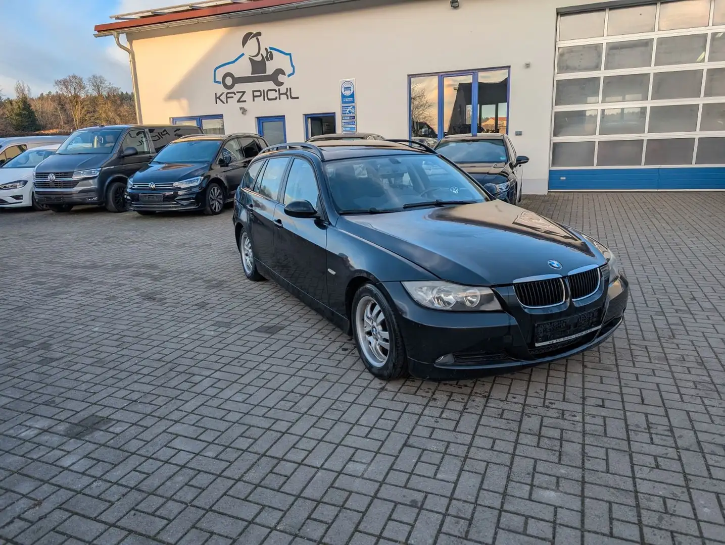 BMW 320 3 Touring 320d Schwarz - 1