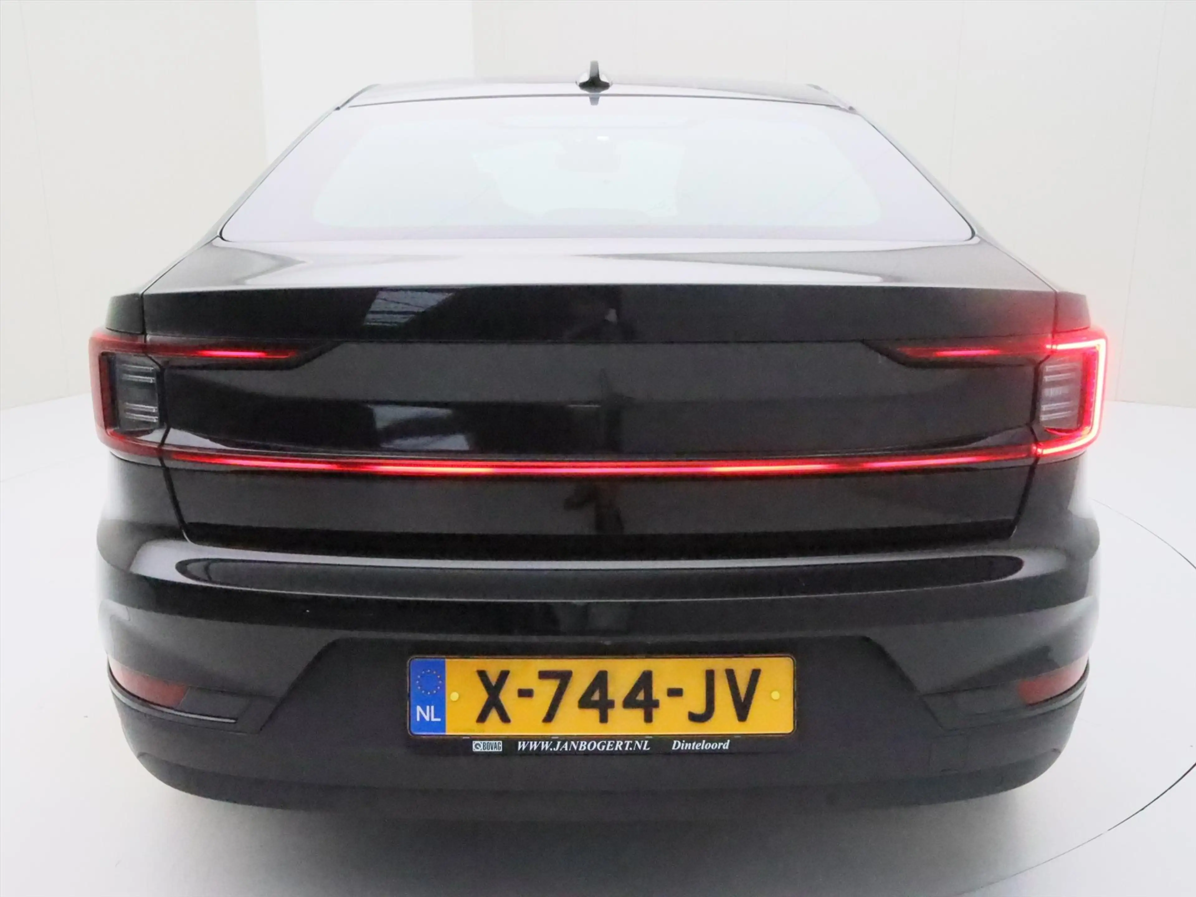 Polestar 2 165kW Standard Range Single Motor 94,52% SoH | Pil — photo 36