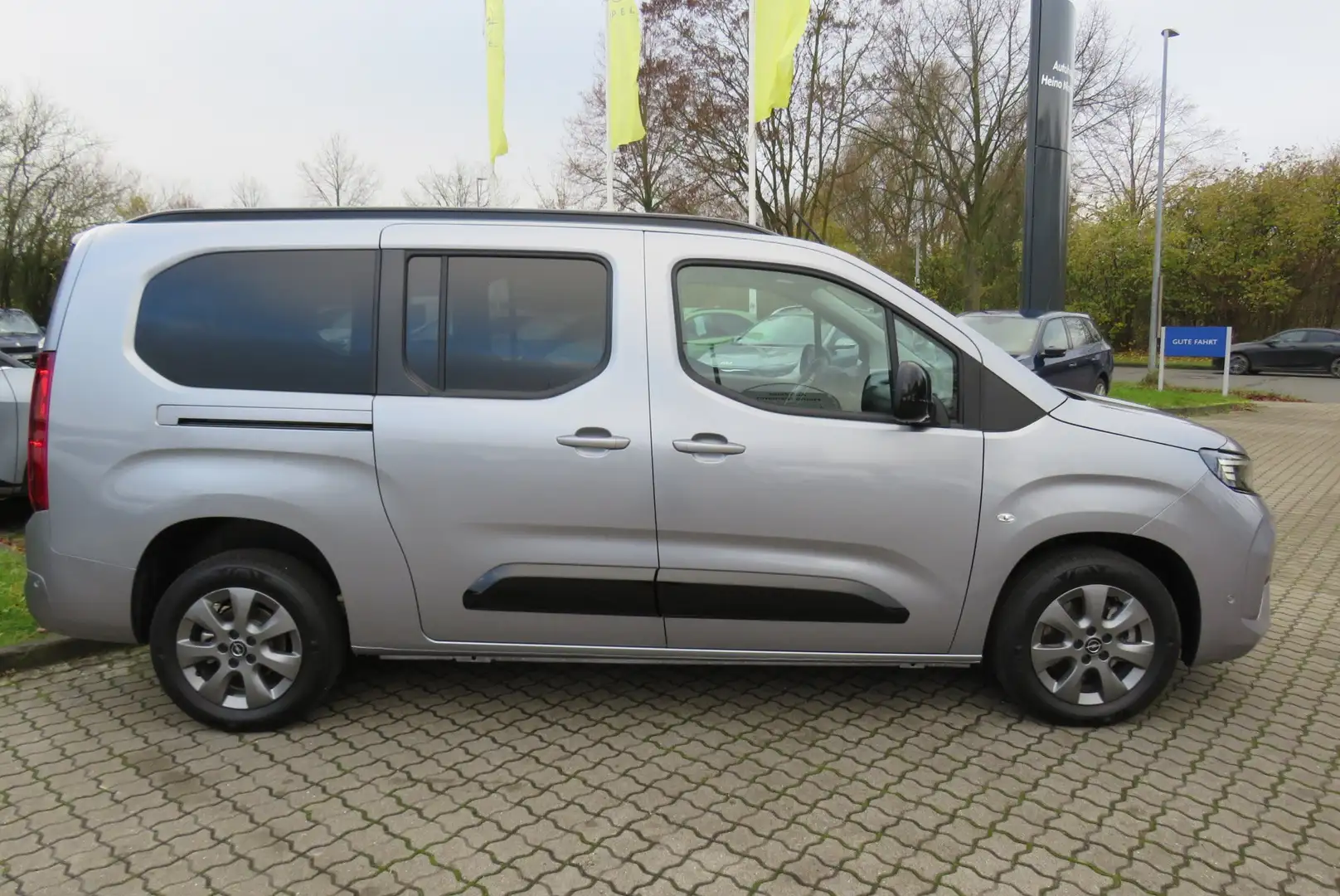 Opel Combo Life 1.5D Aut. GS XL *NAVI*7S*RFK*SH*LRhzg*LED*PDC*LM Grijs - 2