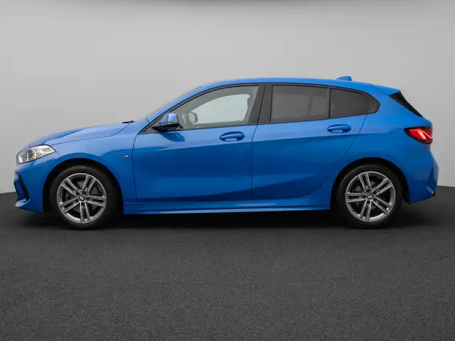 BMW 1 Series view 11