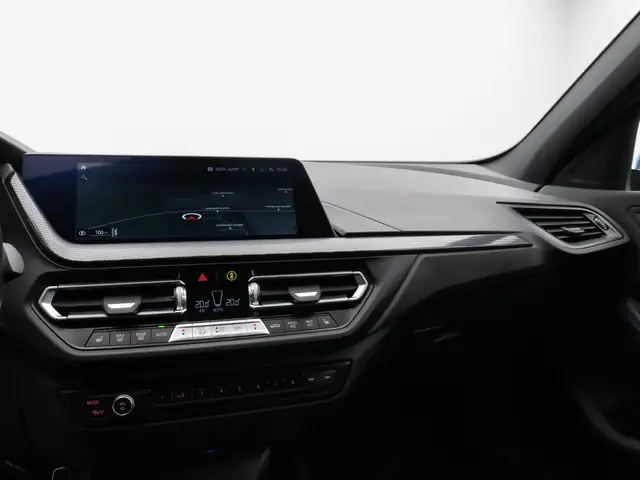 BMW 1 Series view 21