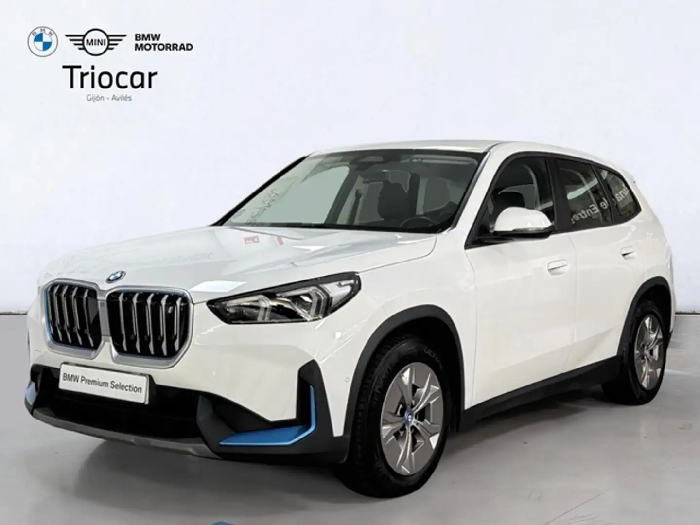 BMW iX1 xDrive30A - 1