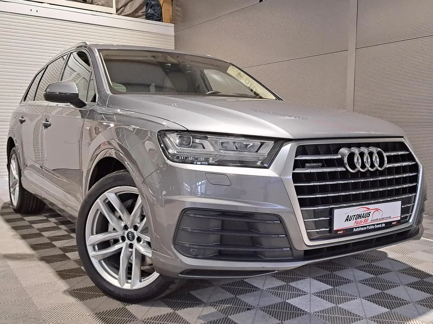 Audi Q7 3.0 TFSI Quattro°7Sitzer°HUD°B&O°AHK°RFK°LED° Gris - 1
