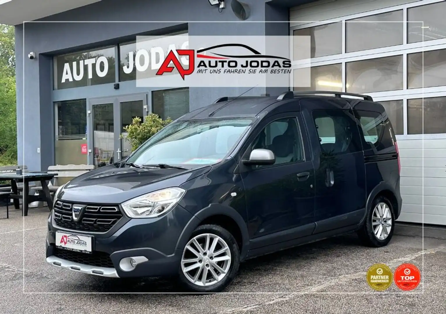 Dacia Dokker Stepway SCe 100 S&S **Kamera/Navigation** Grau - 1
