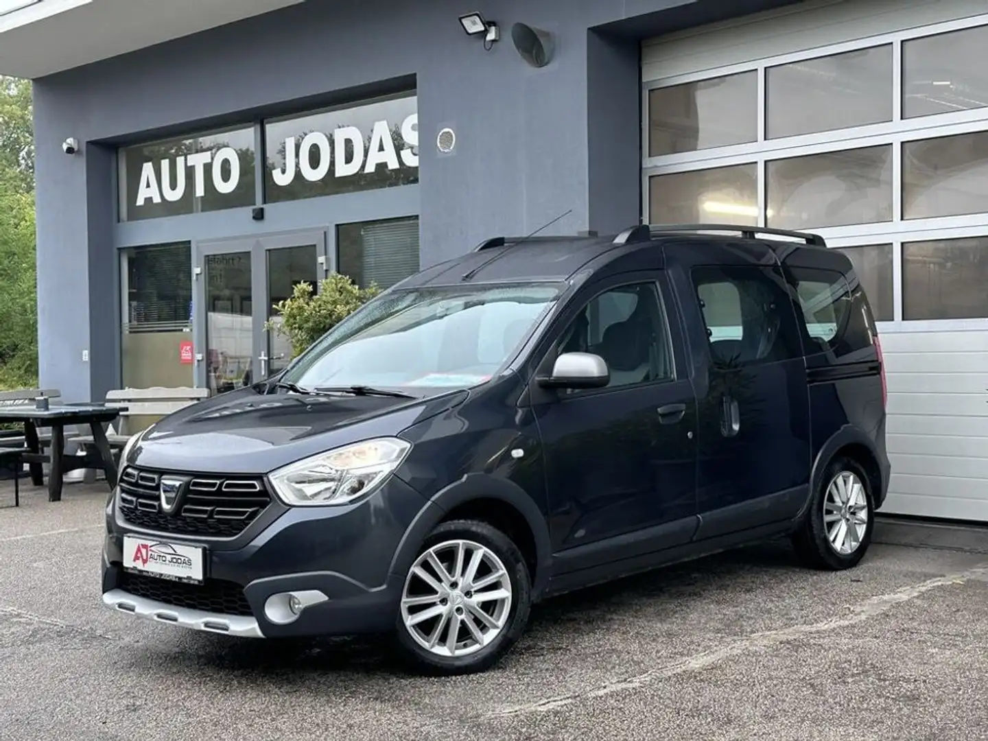 Dacia Dokker Stepway SCe 100 S&S **Kamera/Navigation** Grau - 2