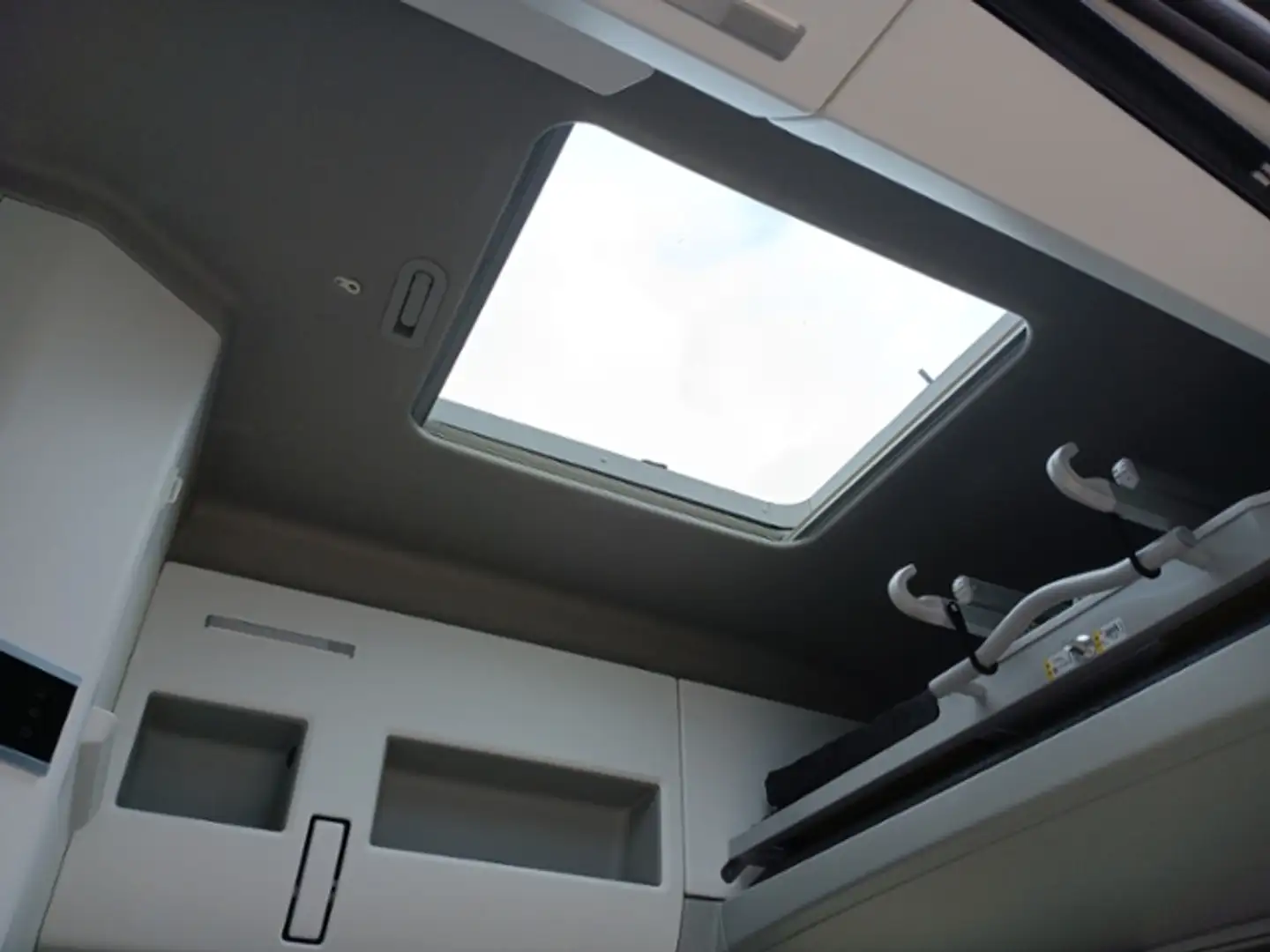 Volkswagen Crafter Grand California 600 LED GASHEIZUNG Grau - 2