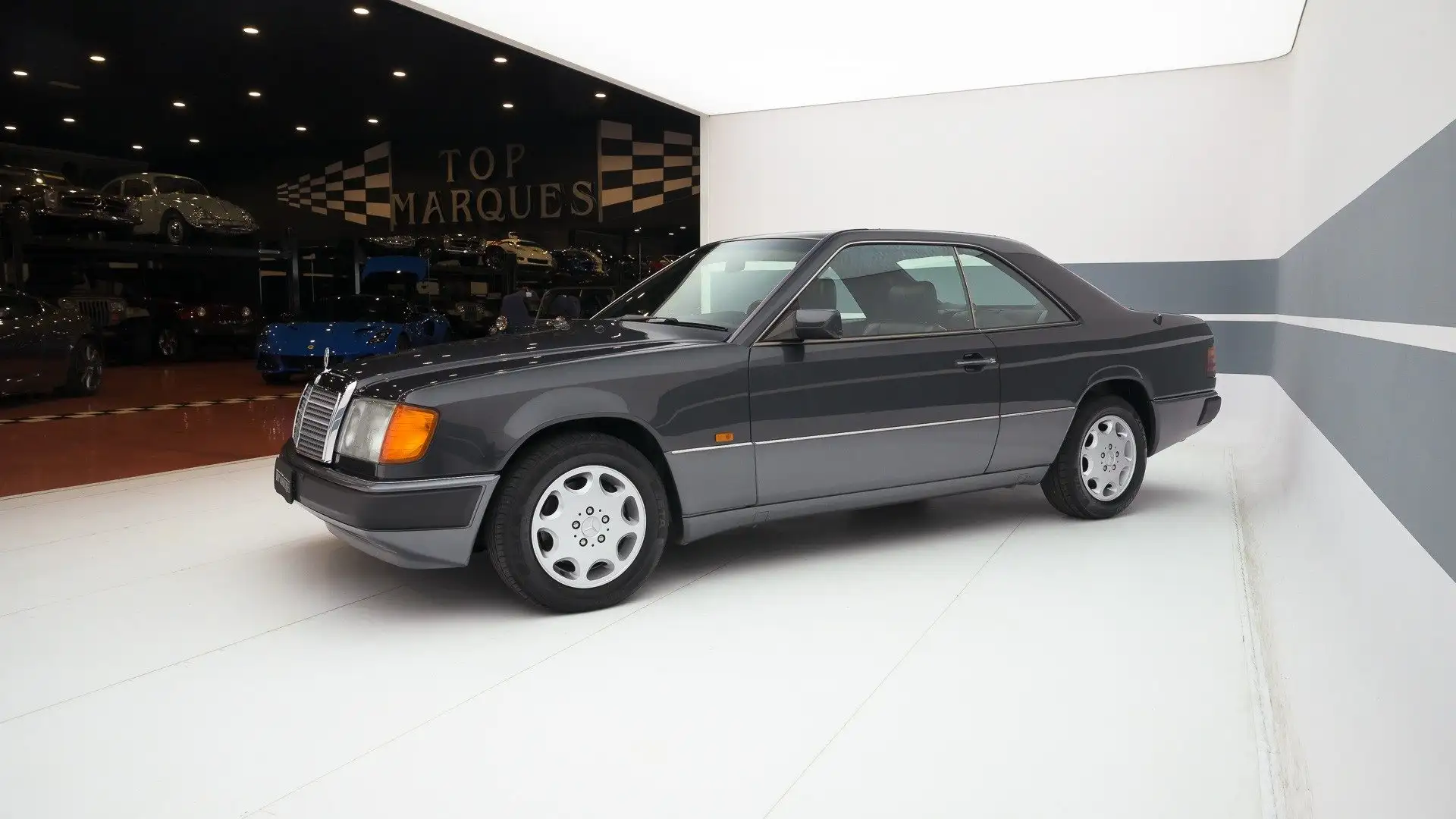 Mercedes-Benz 300 CE-24 cat Coupé Grigio - 1