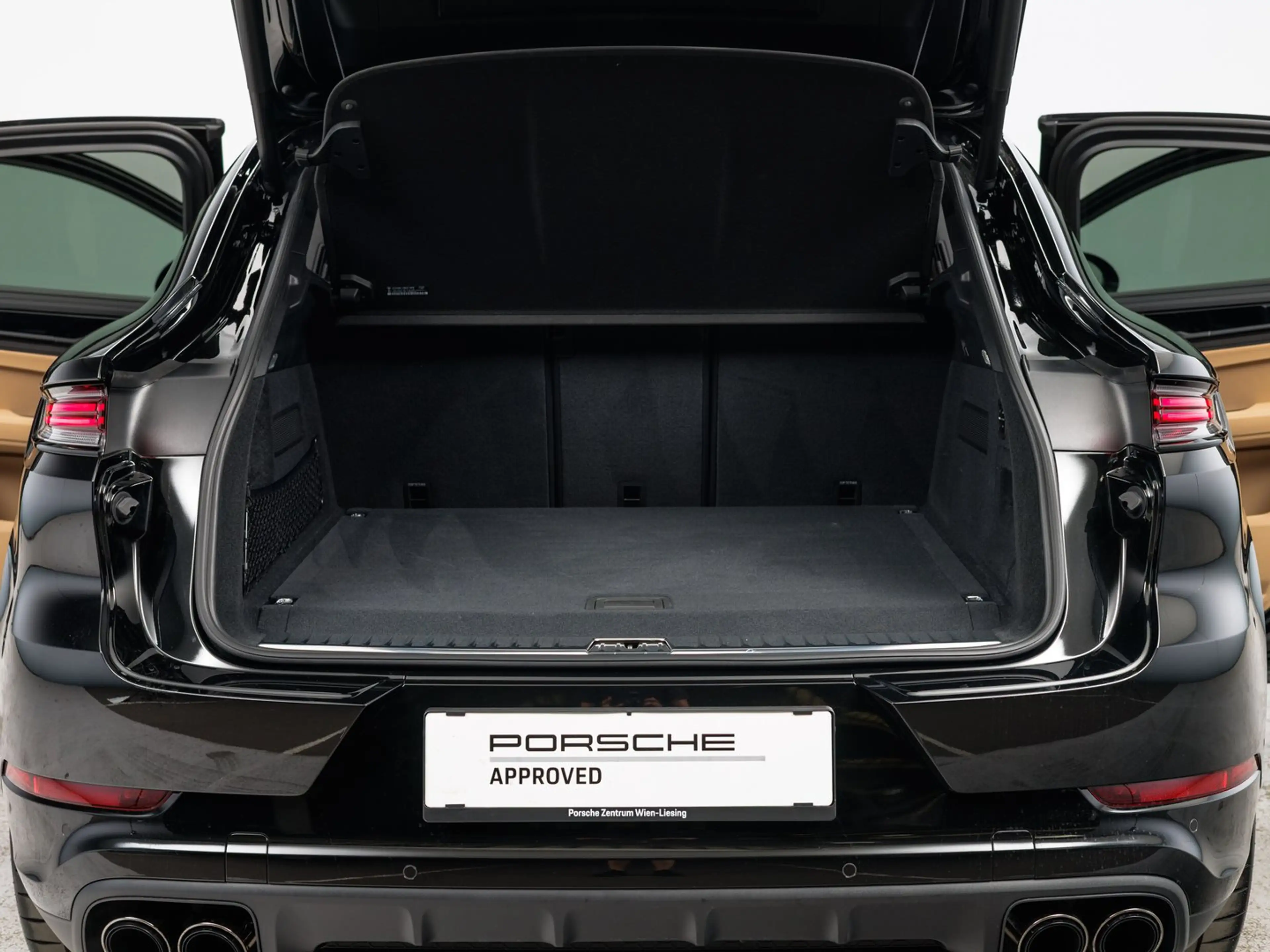 Porsche Cayenne S E-Hybrid Coupé — photo 14