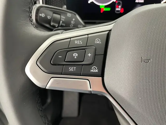 Volkswagen Tiguan view 14