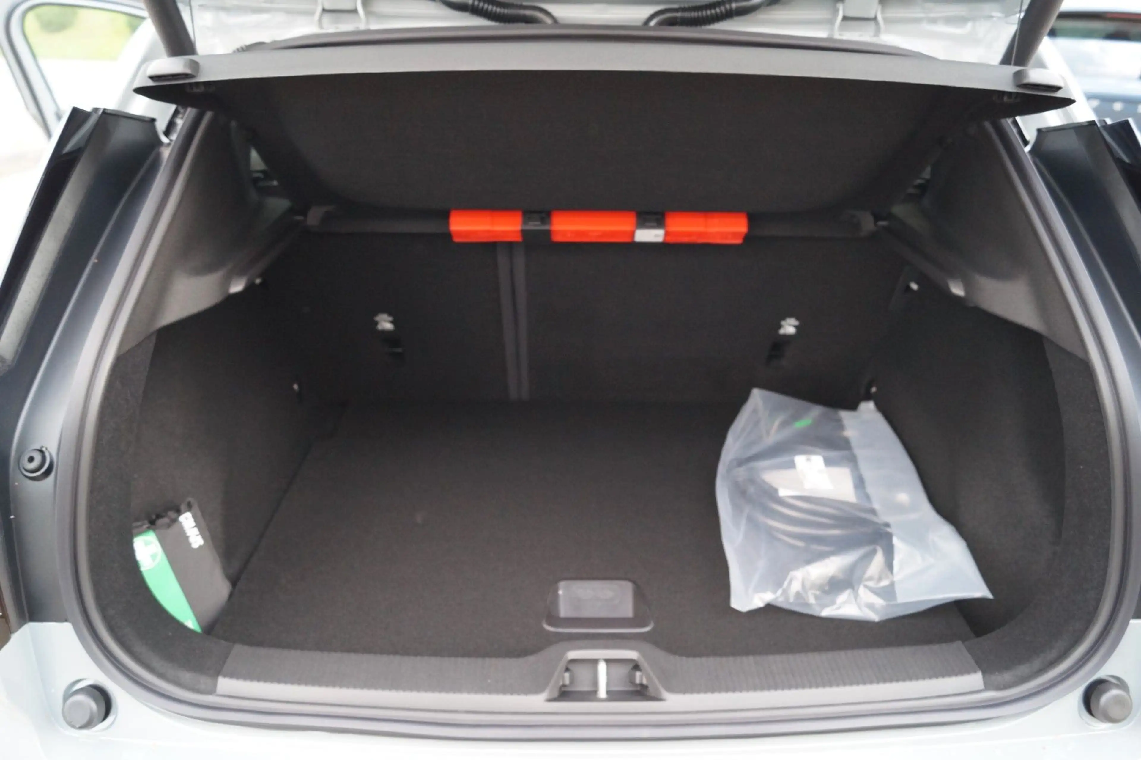 Volvo EX30 P5 Plus Aut/Sitzheiz./Lenkradheiz./BLIS/ACC — photo 13
