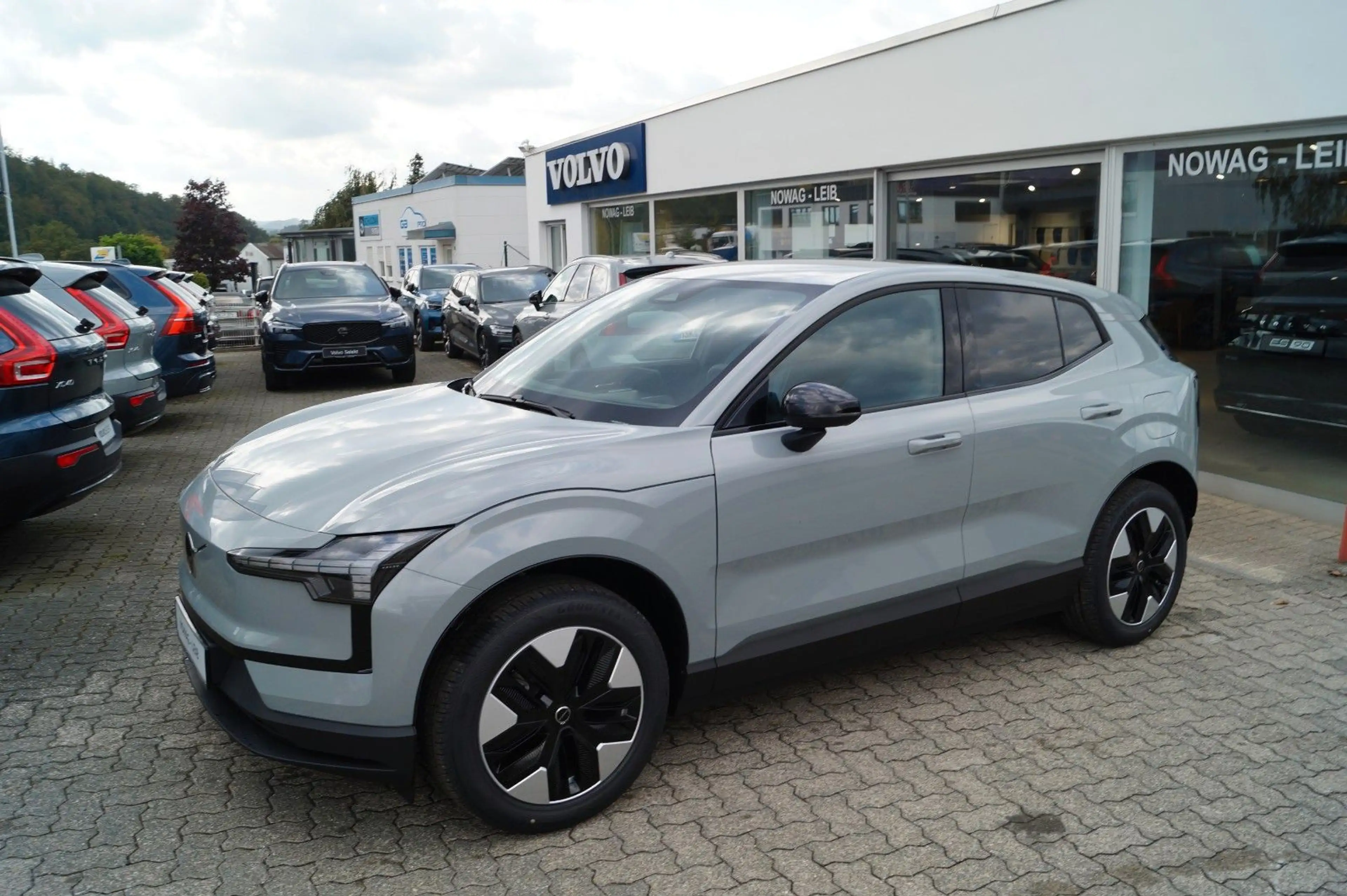 Volvo EX30 P5 Plus Aut/Sitzheiz./Lenkradheiz./BLIS/ACC — photo 2