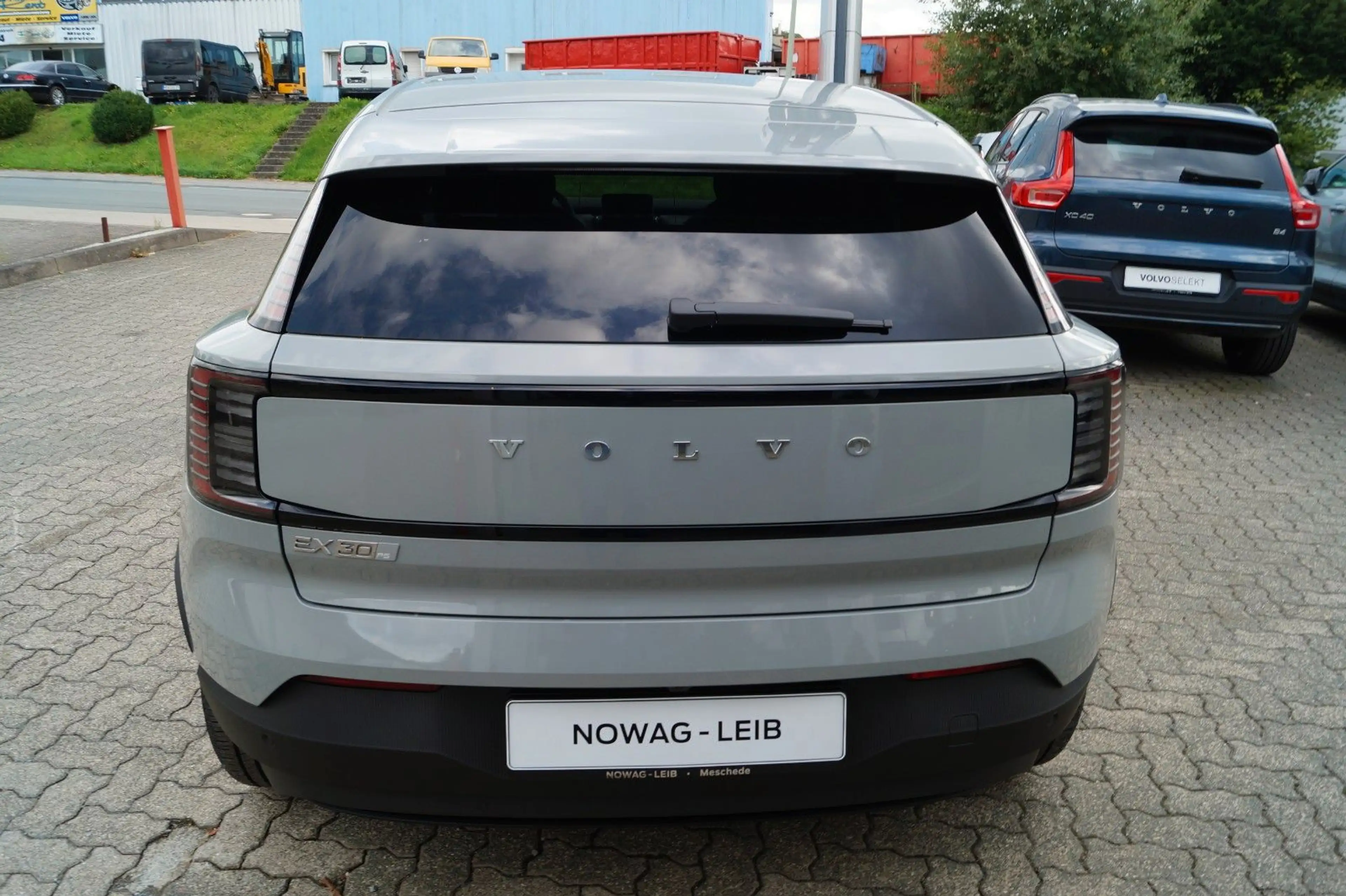 Volvo EX30 P5 Plus Aut/Sitzheiz./Lenkradheiz./BLIS/ACC — photo 3