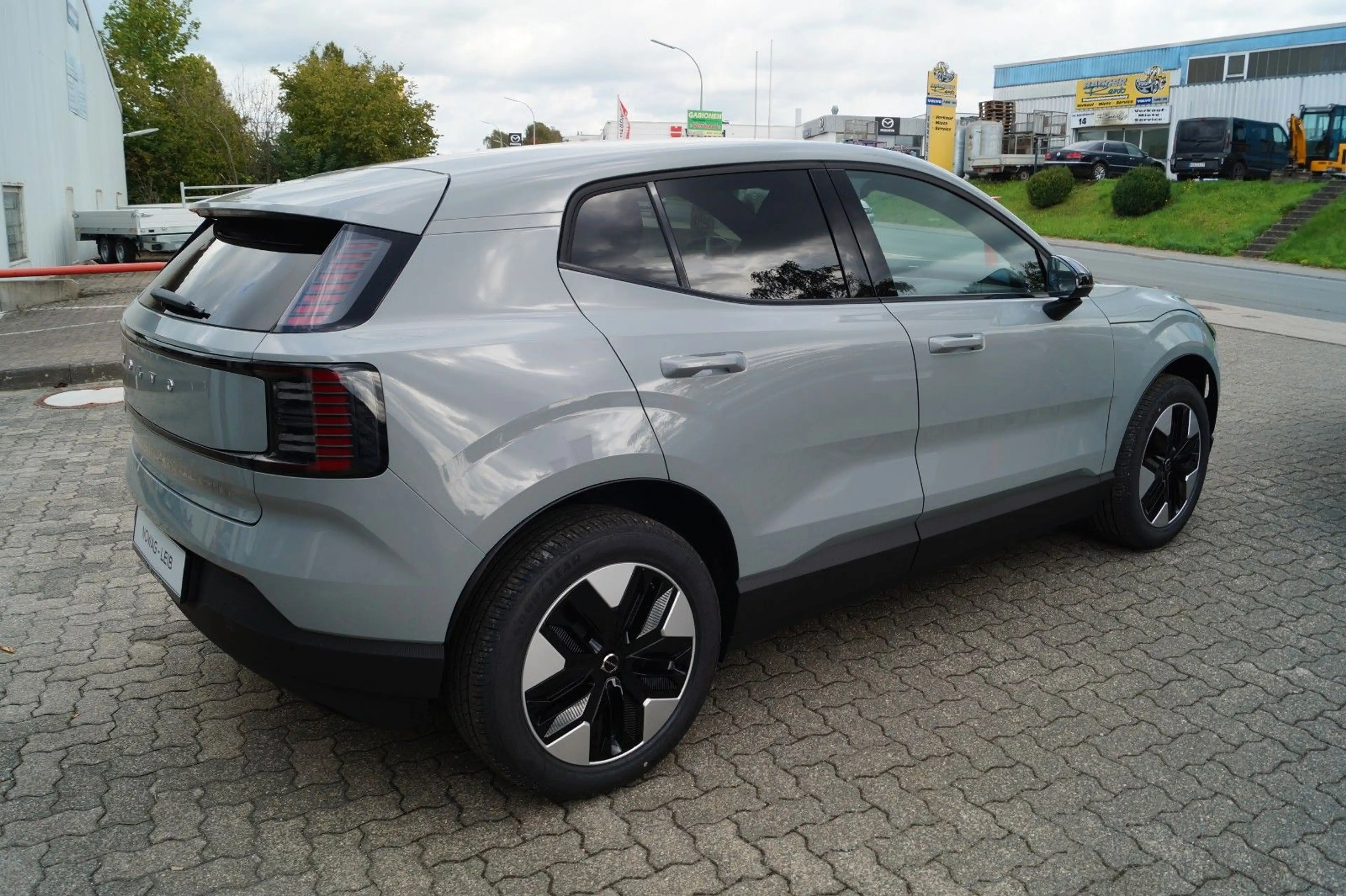 Volvo EX30 P5 Plus Aut/Sitzheiz./Lenkradheiz./BLIS/ACC — photo 4