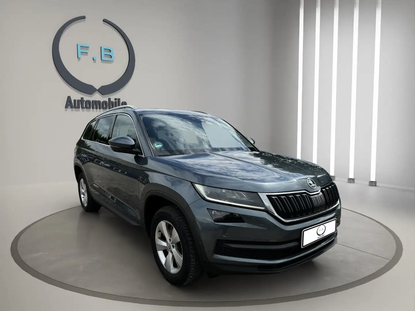 Skoda Kodiaq Style 4x4/SHZ/RFK/TOP GEPFLEGT Grau - 1