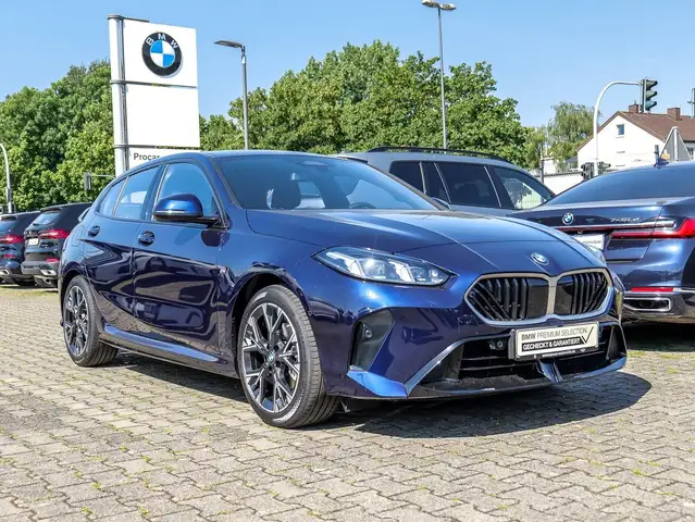 BMW 1 Series view 6