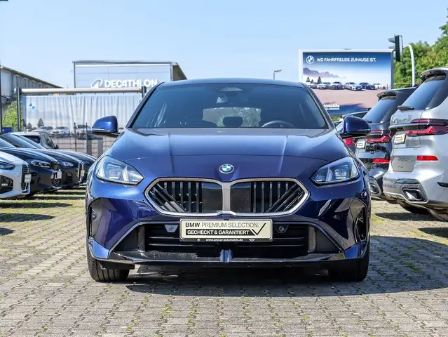 BMW 1 Series view 8