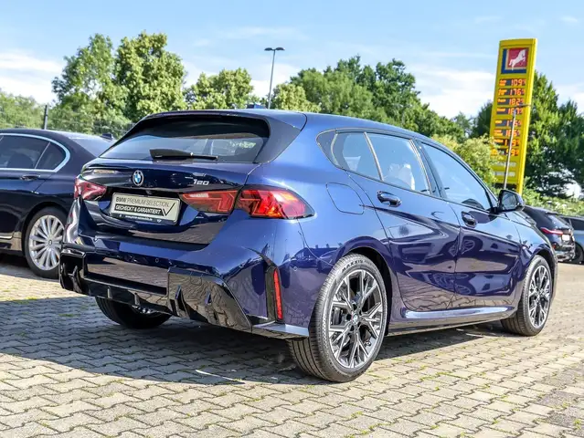 BMW 1 Series view 2