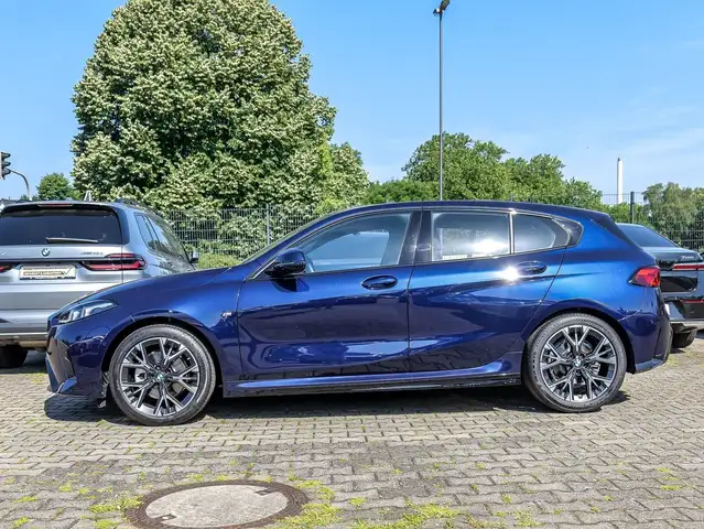 BMW 1 Series view 9