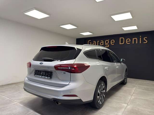 Ford Focus — photo 6