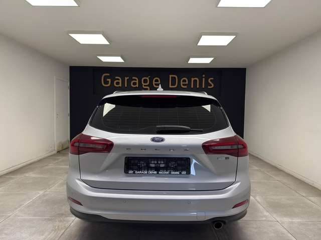Ford Focus — photo 7