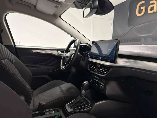 Ford Focus — photo 13