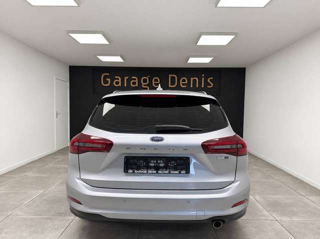 Ford Focus — photo 7