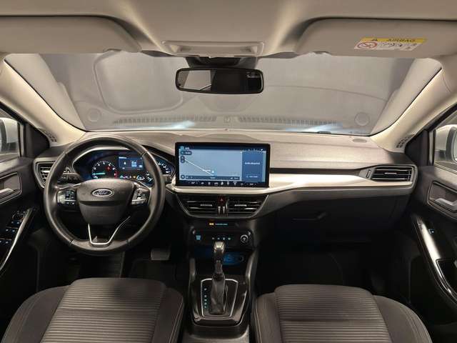 Ford Focus — photo 9