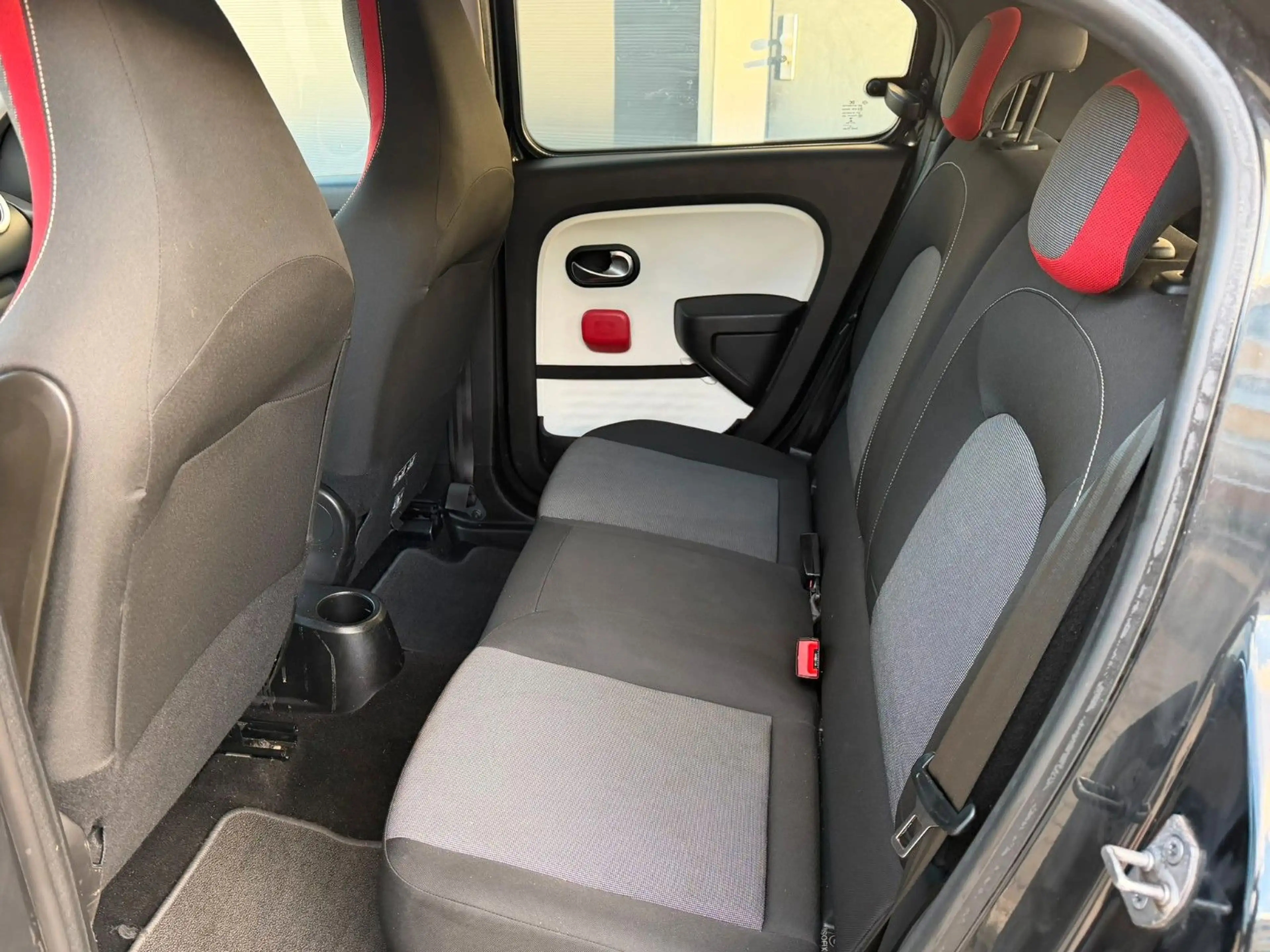 Renault Twingo Luxe — photo 14
