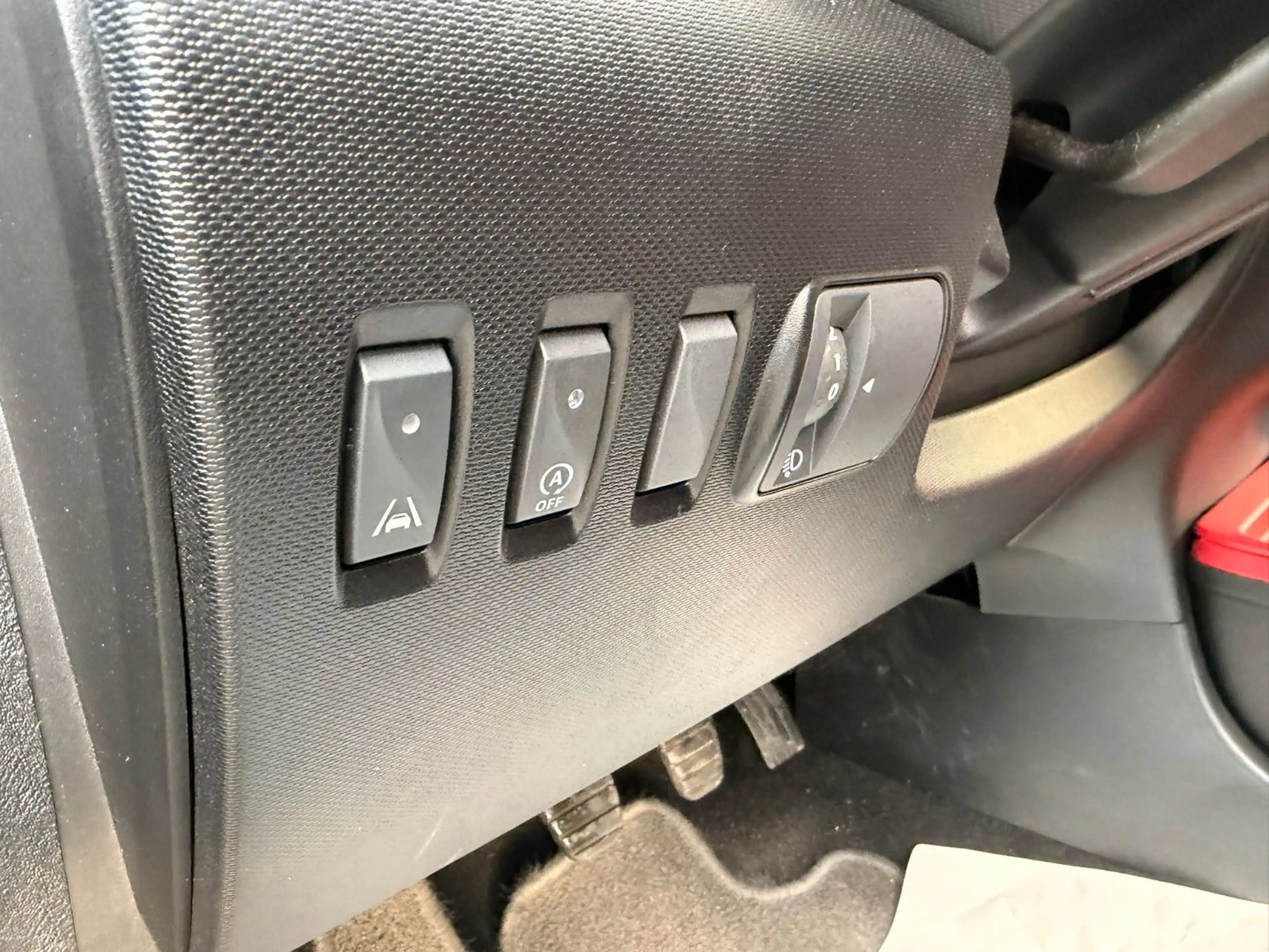 Renault Twingo Luxe — photo 11