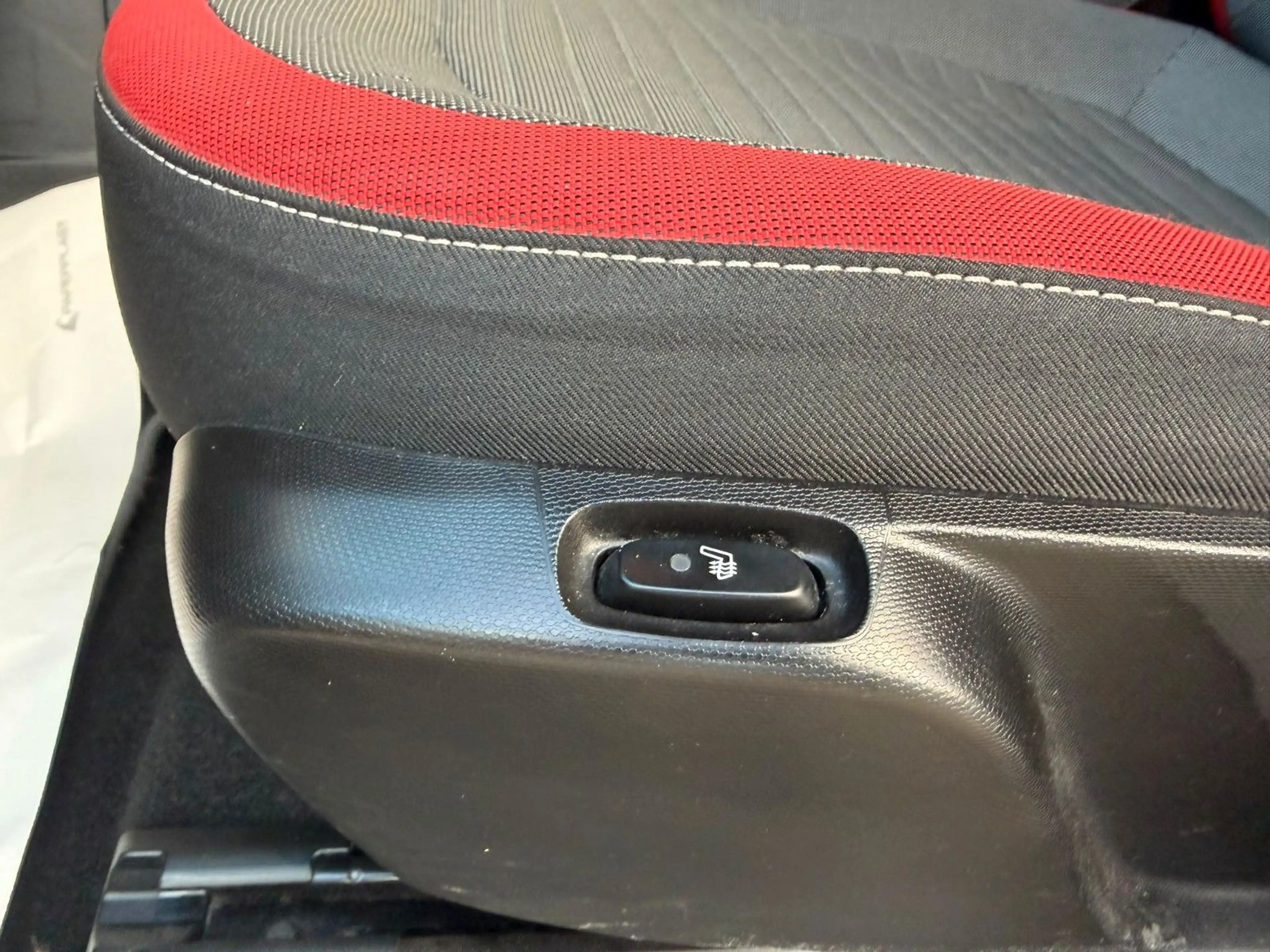 Renault Twingo Luxe — photo 10