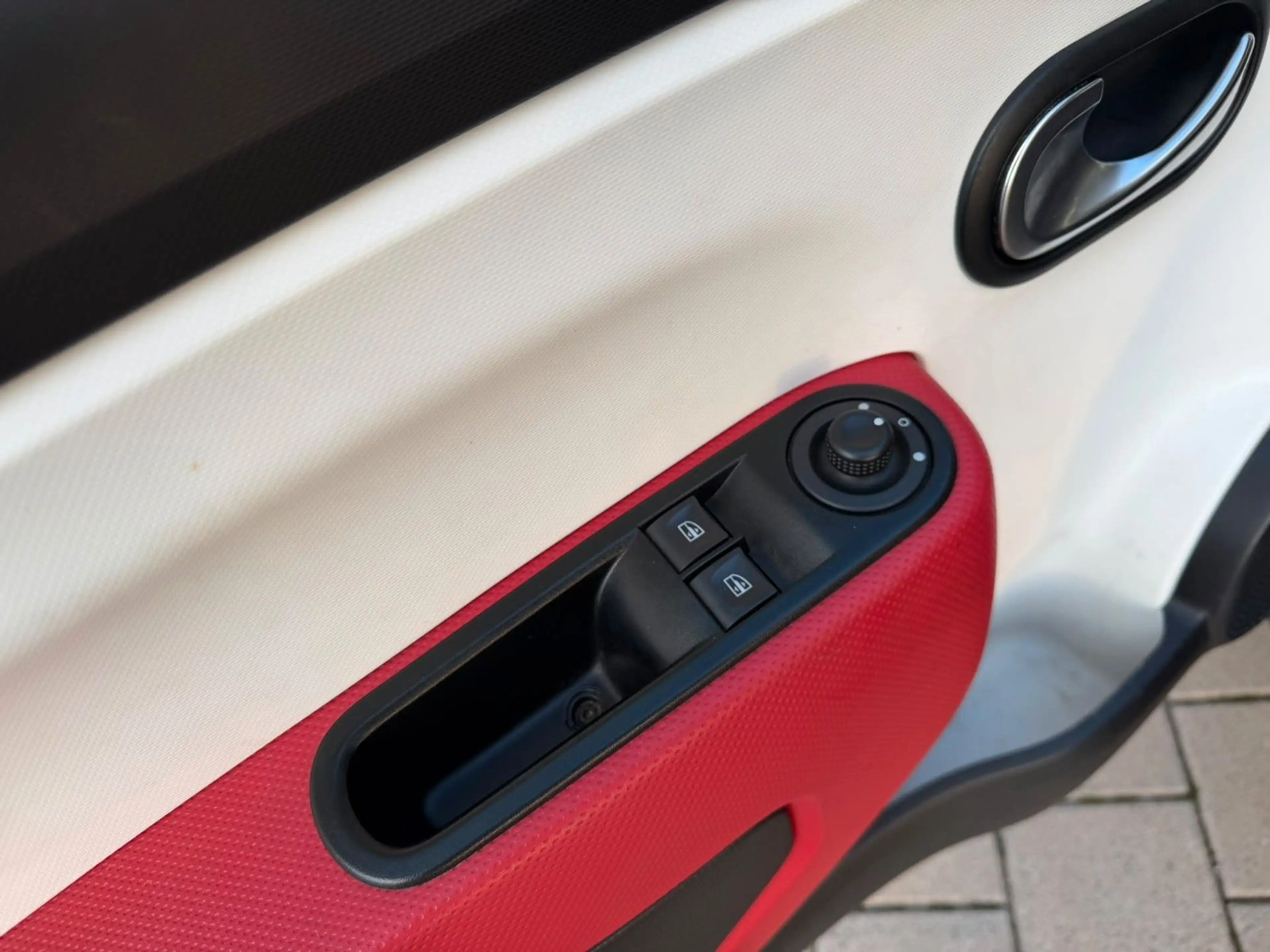 Renault Twingo Luxe — photo 15