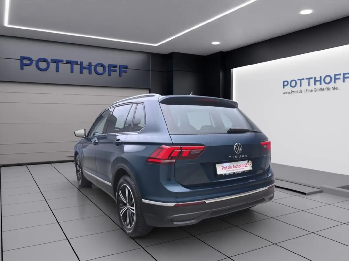 Volkswagen Tiguan 1.5 TSI ACTIVE AHK PDC SITZHZG LED Blau - 2