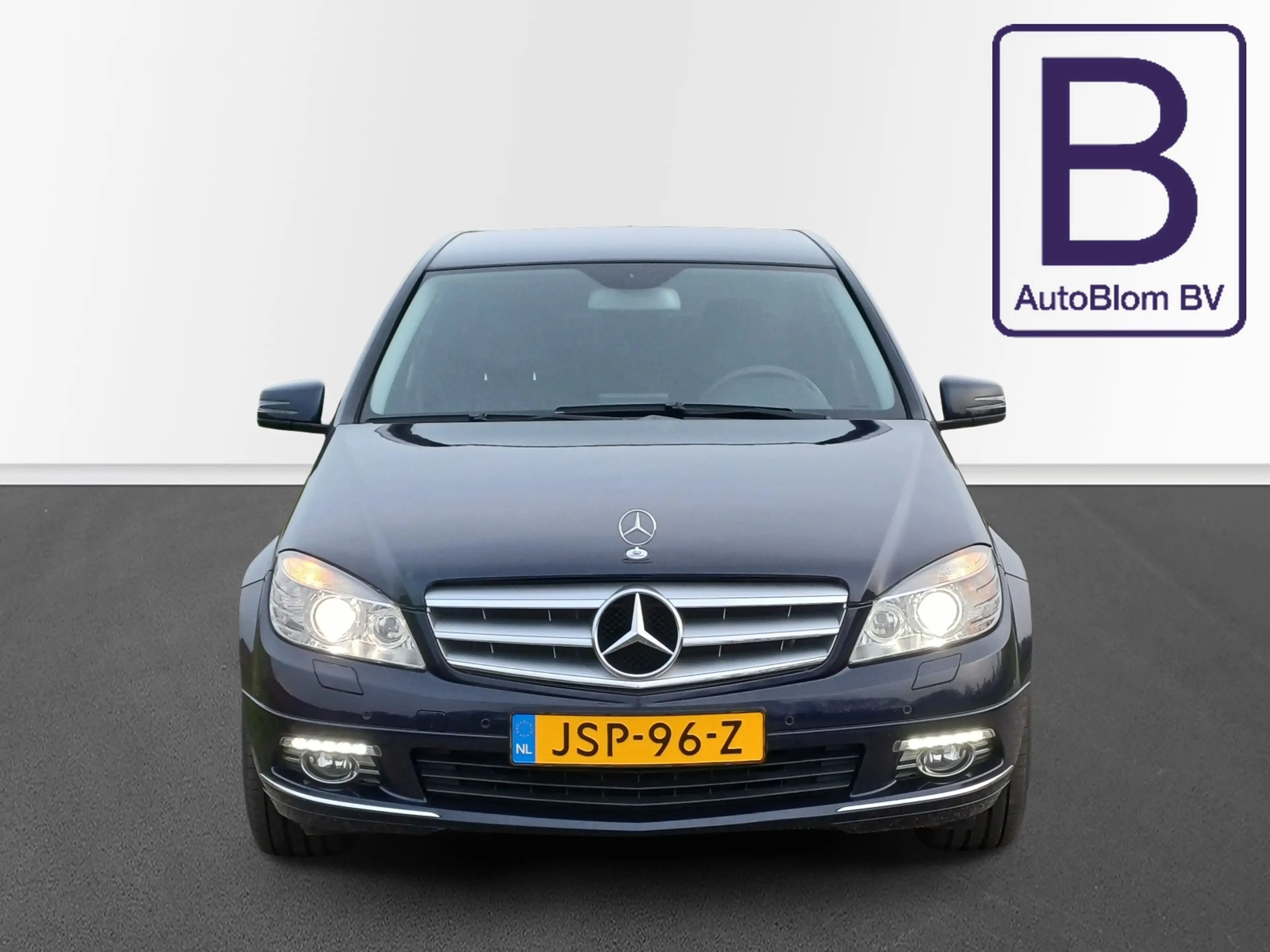 Mercedes-Benz C 350 CGI BlueEFFICIENCY Elegance — photo 4